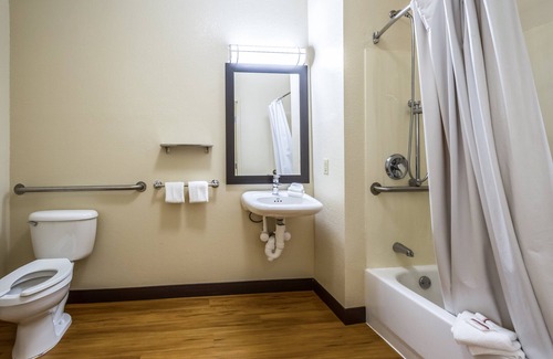 Southwest Raleigh Hotel | Red Roof Inn PLUS+ Raleigh Downtown – NCSU/Conv Center