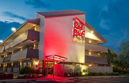 Secaucus Hotel | Red Roof Inn PLUS+ Secaucus - Meadowlands
