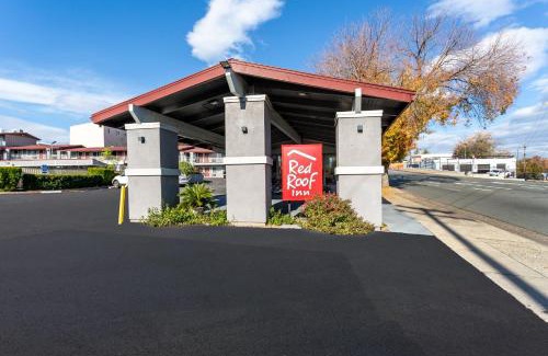 Downtown Hotel | Red Roof Inn Redding