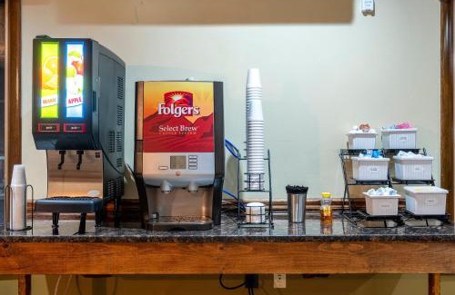 Milnesville Hotel | Red Roof Inn & Suites Hazleton