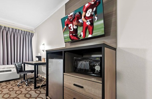 Lexington Hotel | Red Roof Inn & Suites Lexington - Hamburg