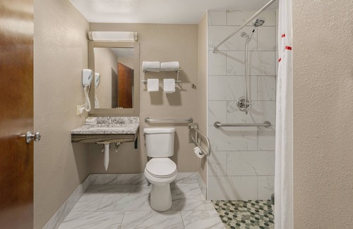 Middletown Hotel | Red Roof Inn & Suites Newport – Middletown, RI
