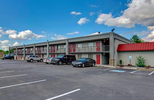 Wilkesboro Hotel | Red Roof Inn & Suites Wilkesboro