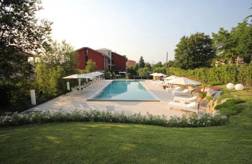 Barzano Hotel | Red's Redaelli Hotel