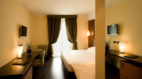Barzano Hotel | Red's Redaelli Hotel