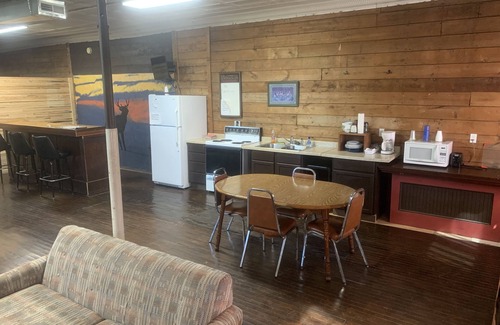 Claire City Cabin | Red Side Inn Lodge