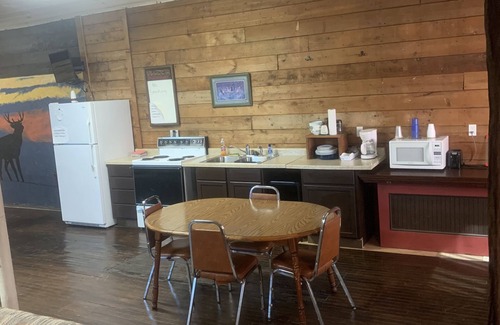 Claire City Cabin | Red Side Inn Lodge