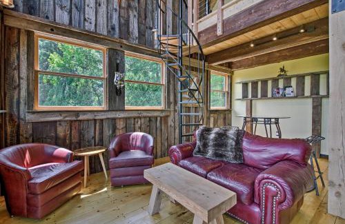 Putney Apartment | Red Sweetheart Barn Studio with Mtn and River Views!