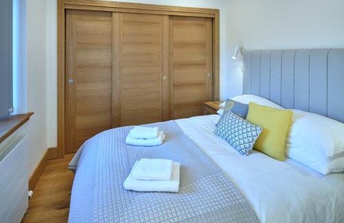 Lochaline Apartment | Red Watch Apartment