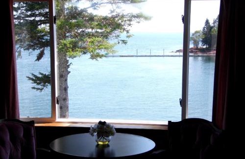 Robbinston Hotel | Redclyffe Shore Motor Inn