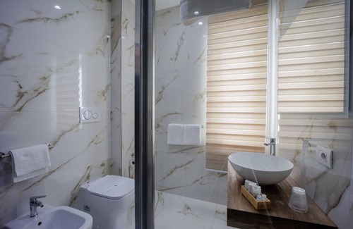 Naples House | REDDIMUS Guest House