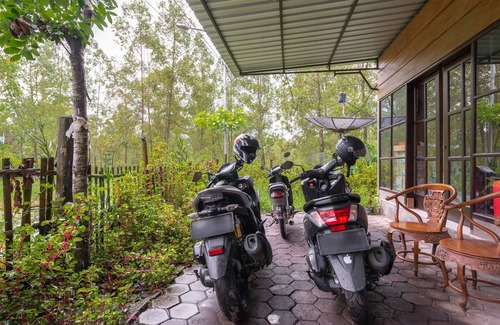 Batu RV Rental | RedDoorz @ Apache Camp