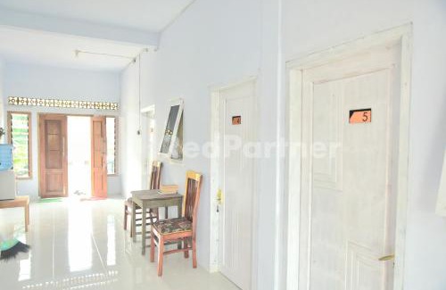 Argosari Hotel | RedDoorz at Fanta Homestay Lumajang