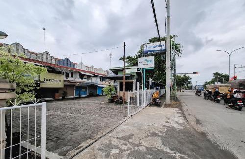 Pekalongan Hotel | RedDoorz at Grand Mirza Near Pasar Grosir Batik Setono Pekalongan