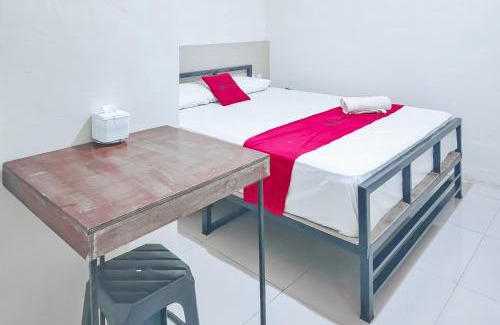 Tegal Hotel | RedDoorz at Guest House A2 Near Rita Mall Tegal