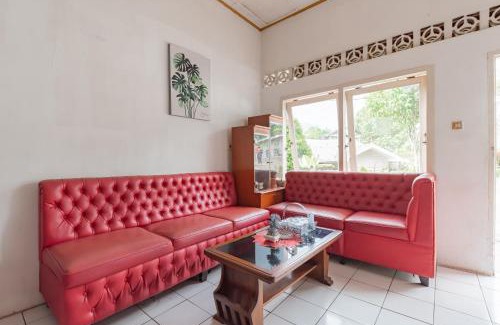 Cisarua Hotel | RedDoorz at House Of Dirga Cisarua Puncak