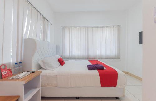 Karawang Hotel | RedDoorz at Jalan Pangkal Perjuangan Karawang