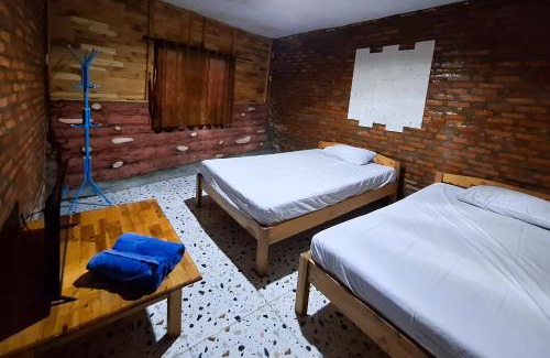 Tenjolaya Hotel | RedDoorz at Kampung Istal Bogor