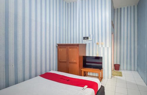 Cileunyi Hotel | RedDoorz at Kuning GH Jatinangor