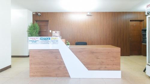 General Trias Hotel | RedDoorz at RJs Bldg near Lyceum Gen Trias Cavite