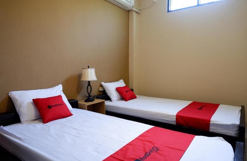 Banjarasri Hotel | RedDoorz At Telaga Mulya Hotel Wates