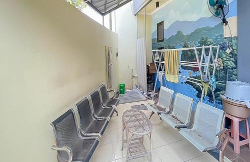 North Cirebon Hotel | RedDoorz at Wahidin Street Cirebon