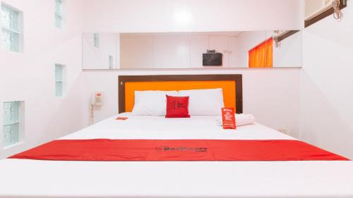 Plaridel Hotel | RedDoorz @ EL Runway Hotel Bulacan