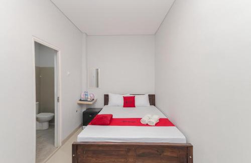 Sidoarjo Hotel | RedDoorz @ Gedangan Sidoarjo
