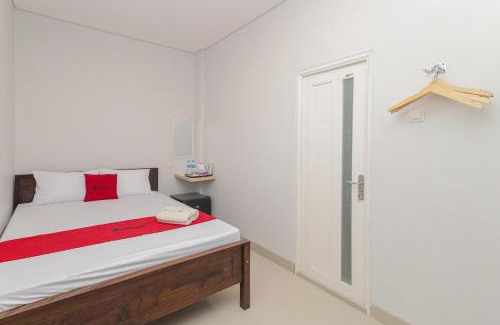 Sidoarjo Hotel | RedDoorz @ Gedangan Sidoarjo