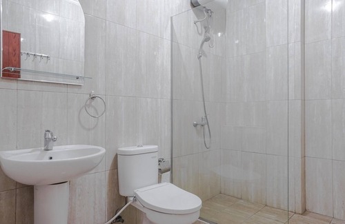 Cideng Hotel | RedDoorz @ Jalan Biak Roxy Jakarta