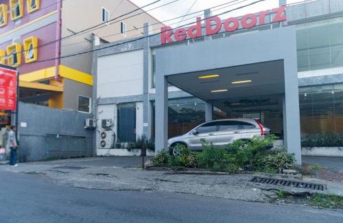Manado City Centre House | RedDoorz near Bahu Mall Manado