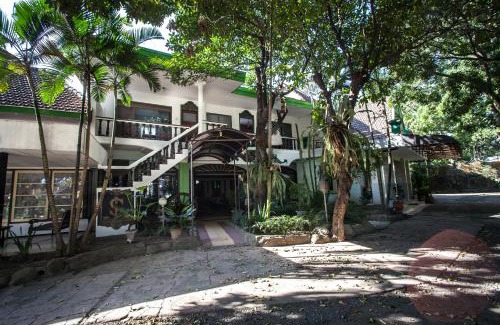 Klojen House | RedDoorz near Balai Kota Malang
