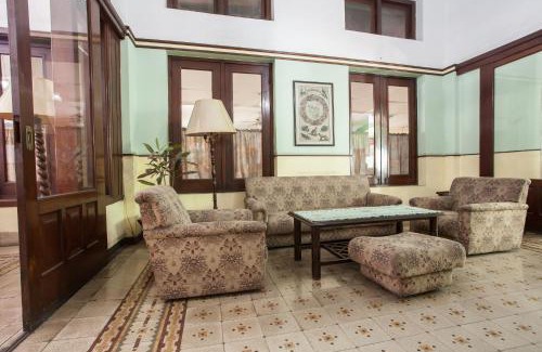 Klojen House | RedDoorz near Balai Kota Malang