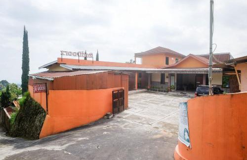 Hargomulyo Hotel | RedDoorz near Candi Sukuh Karanganyar