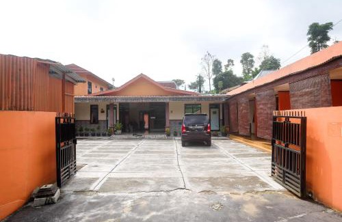 Hargomulyo Hotel | RedDoorz near Candi Sukuh Karanganyar