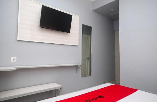 Batang Hotel | RedDoorz near Exit Tol Pekalongan
