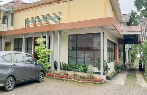 Java Hotel | RedDoorz near Exit Toll Kalijati Subang