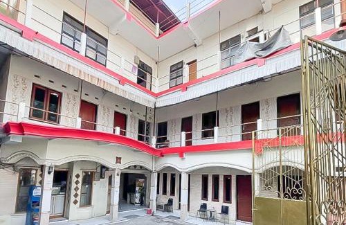 West Cirebon Hotel | RedDoorz near Grage Mall Cirebon