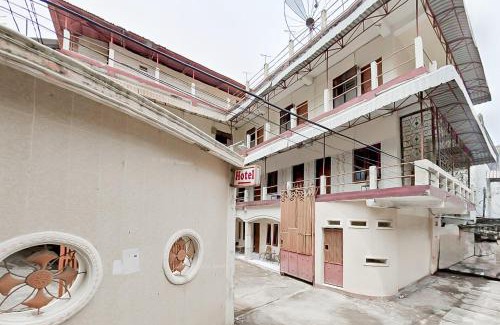 West Cirebon Hotel | RedDoorz near Grage Mall Cirebon