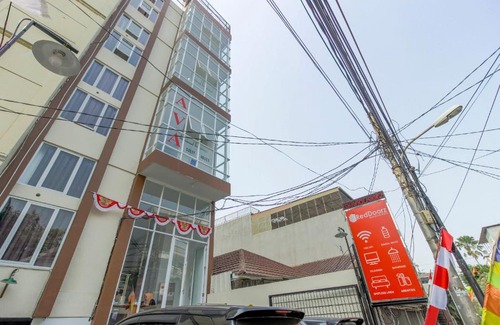 Old Jakarta House | RedDoorz near Hayam Wuruk Plaza