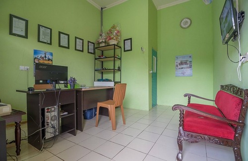 Purwokerto Hotel | RedDoorz near Kampus UMP Purwokerto