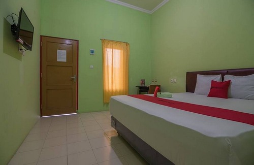 Purwokerto Hotel | RedDoorz near Kampus UMP Purwokerto