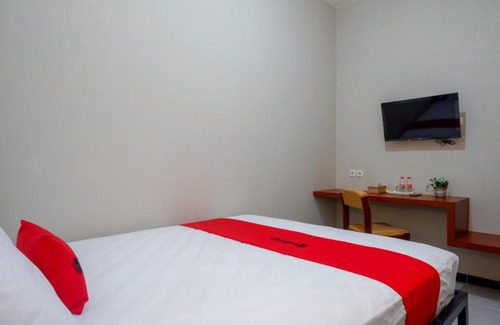 Banyumas Hotel | RedDoorz near Kampus UMP Purwokerto 2