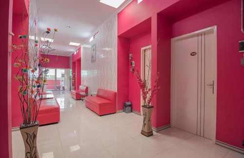 Semarang House | RedDoorz near MT Haryono Semarang