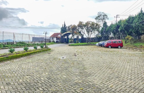 Cipanas Hotel | RedDoorz near Pasar Cipanas