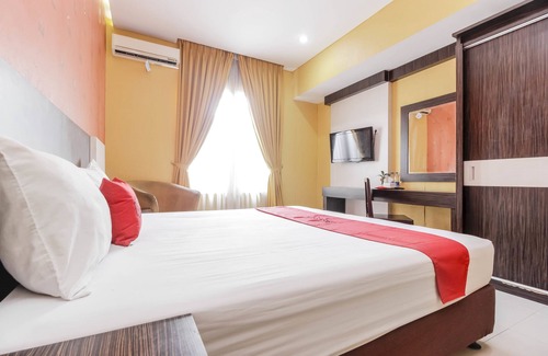 North Cirebon Hotel | RedDoorz Near Pasar Pagi Cirebon