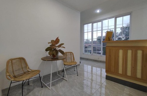 Purwokerto Hotel | RedDoorz near Rita Super Mall Purwokerto