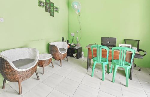 Karangtengah Hotel | RedDoorz near RS Dr Hafiz Cianjur