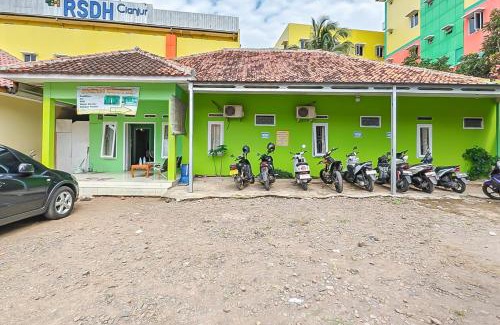 Karangtengah Hotel | RedDoorz near RS Dr Hafiz Cianjur
