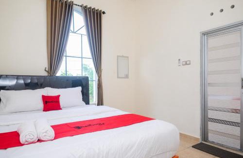 Purwokerto Hotel | RedDoorz near Terminal Bus Purwokerto